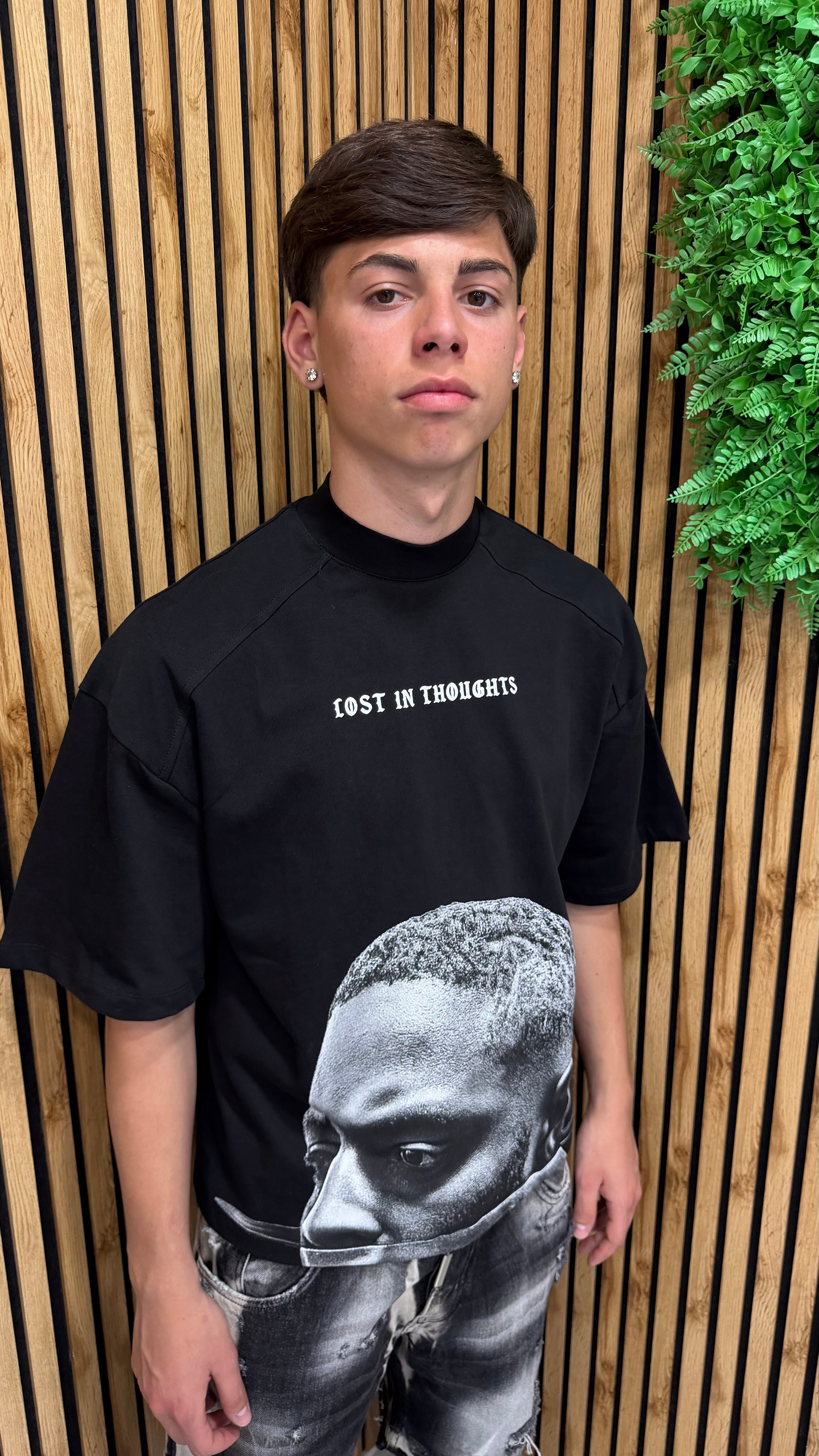 T-Shirt “Lost In Thoughts” 2 Colori