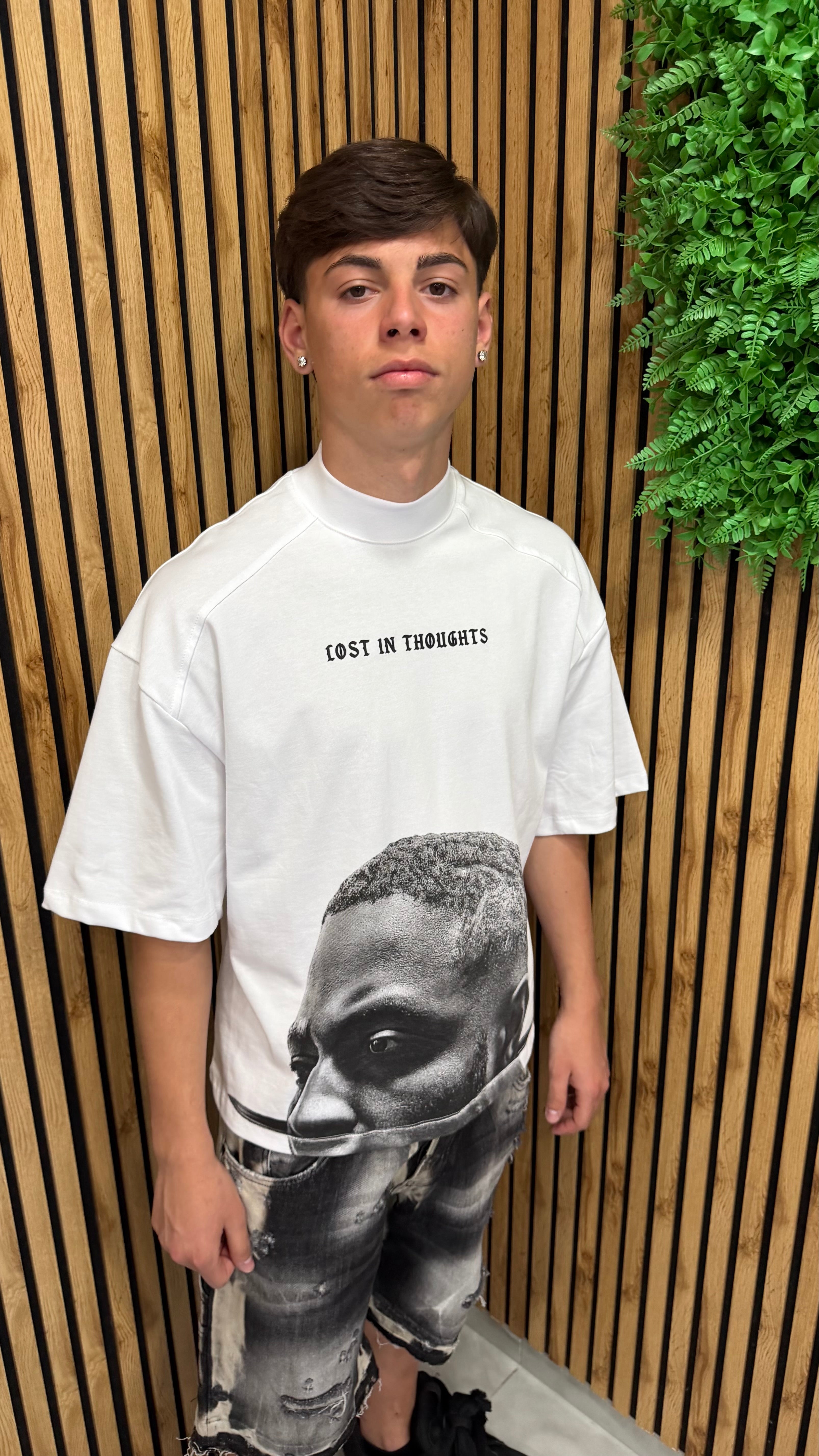 T-Shirt “Lost In Thoughts” 2 Colori