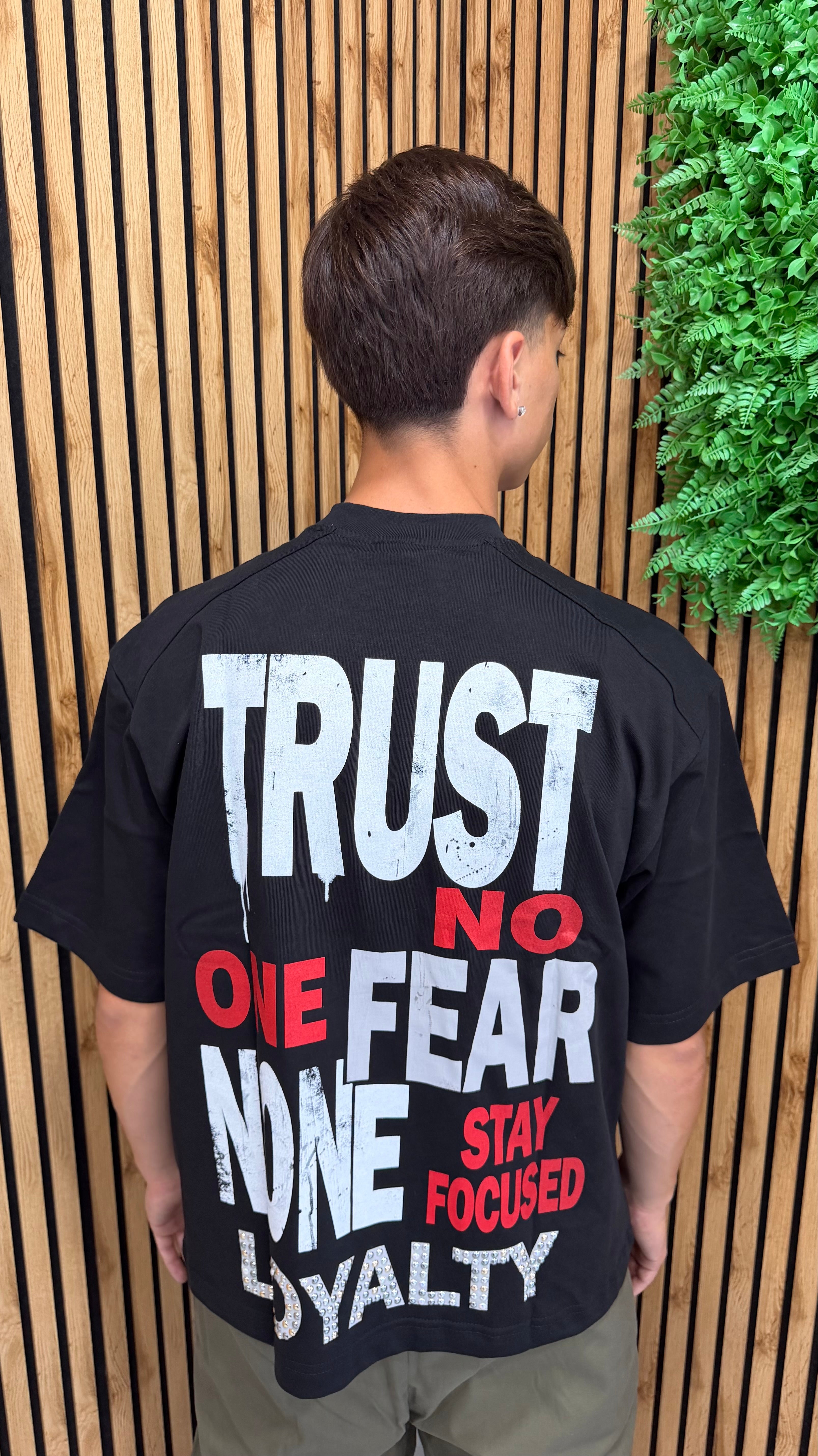 T-Shirt “Stay Focused” 3 Colori