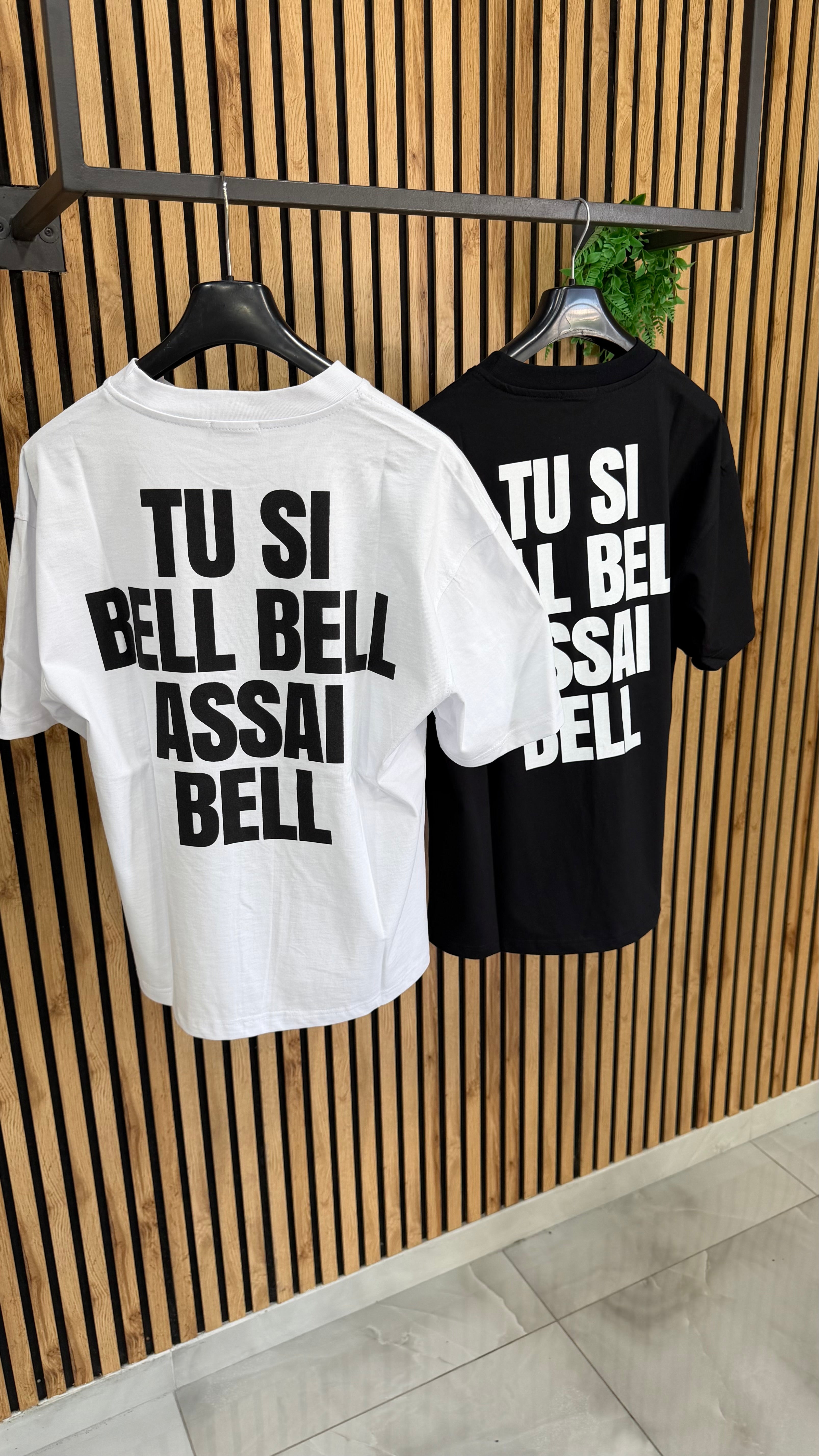 T-Shirt “Tu Si Bell Bell Assaie Bell” 2 Colori