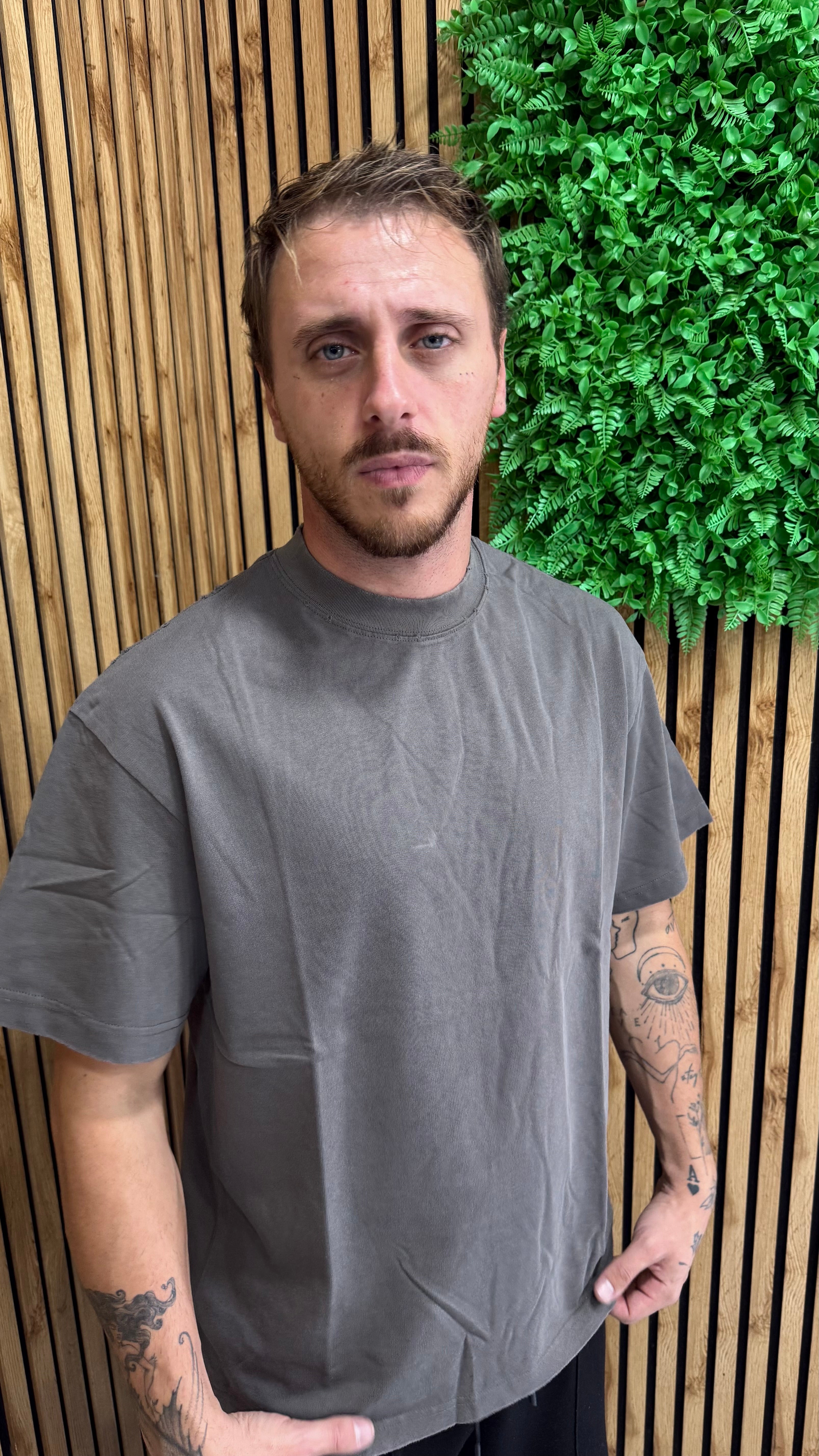 T-Shirt Basic Destroyed Tessuto Premium