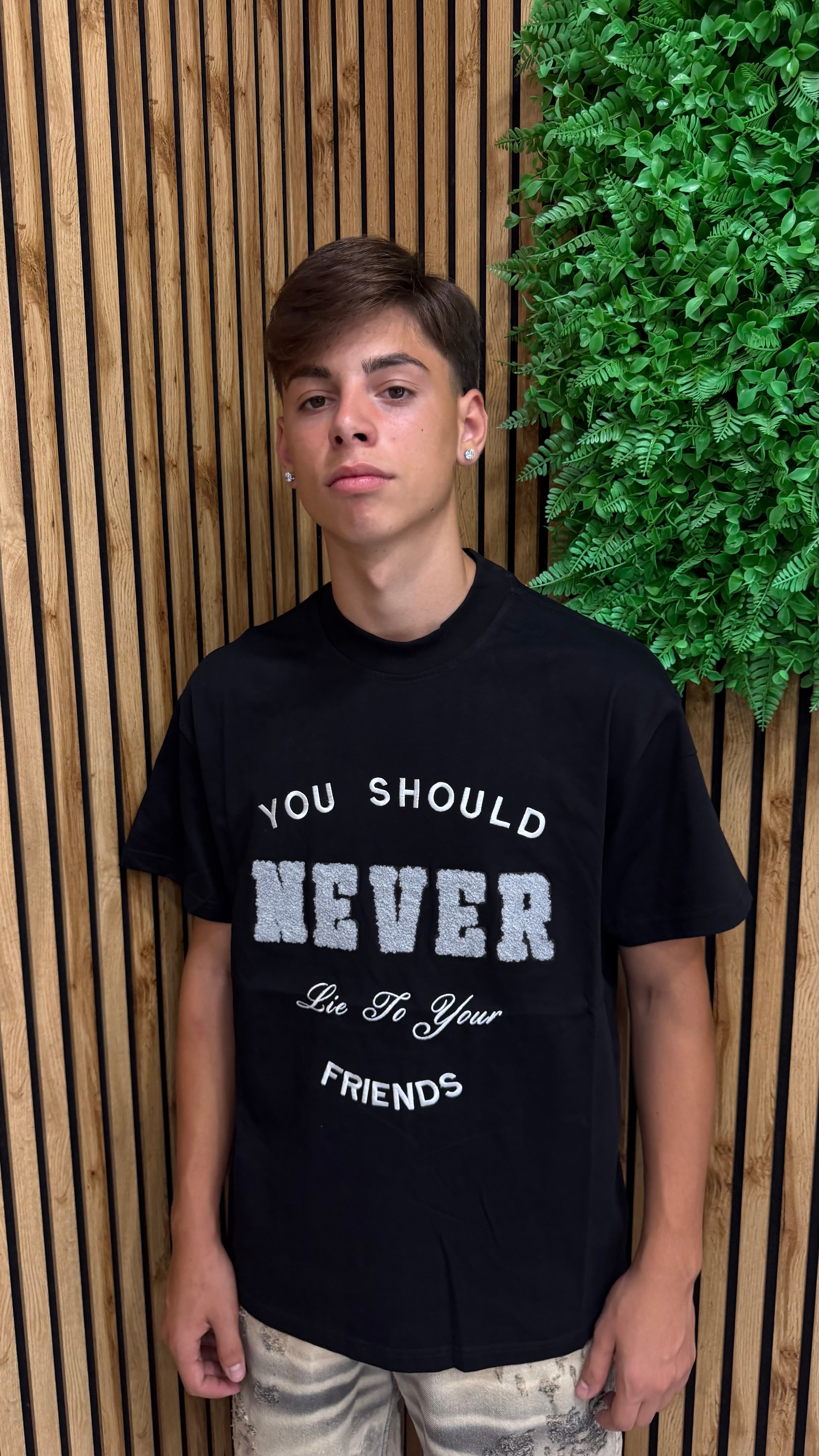T-Shirt “Friends” Premium Quality 2 Colori