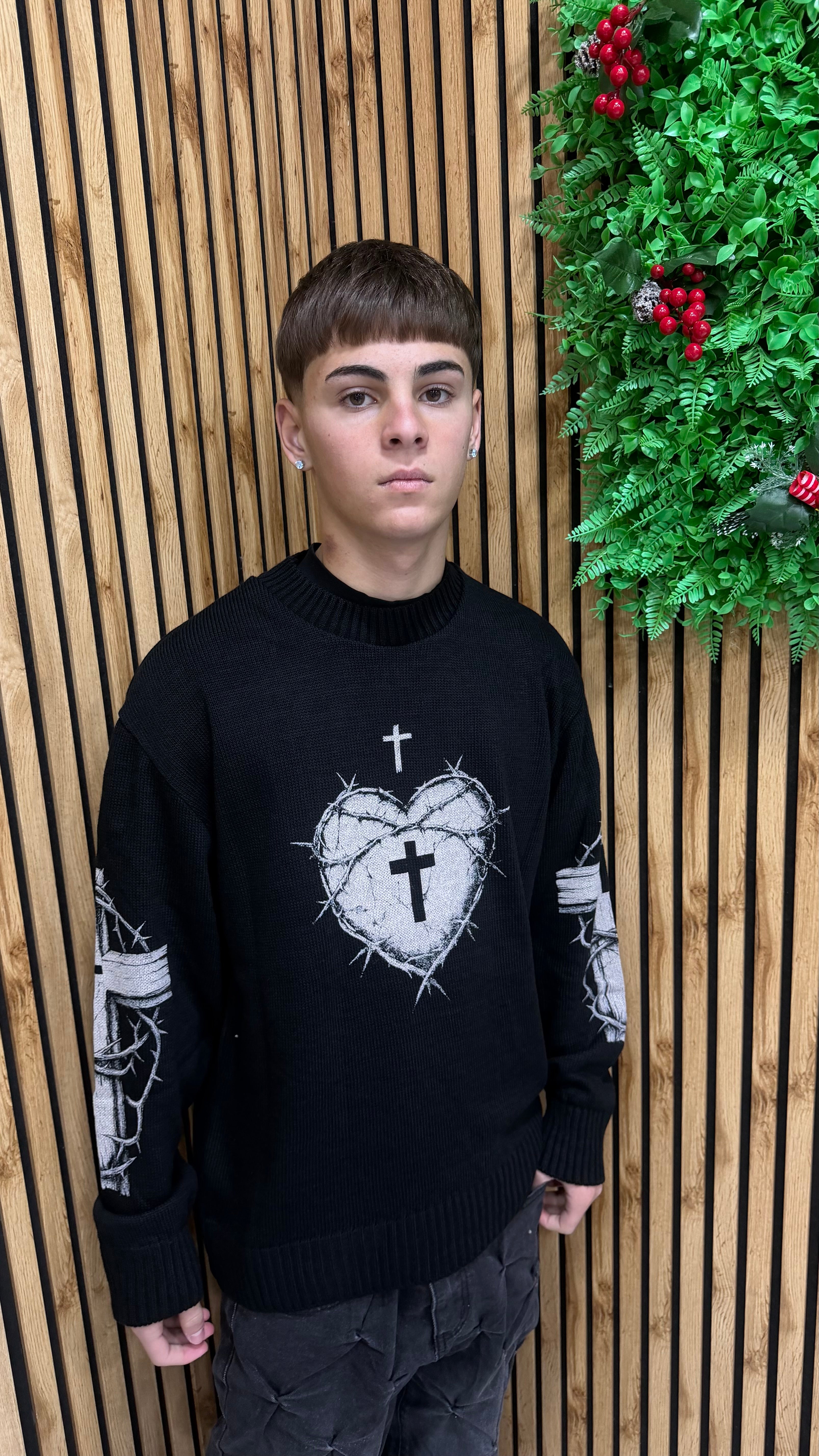 Maglione Girocollo “Cross Hearts” 3 Colori