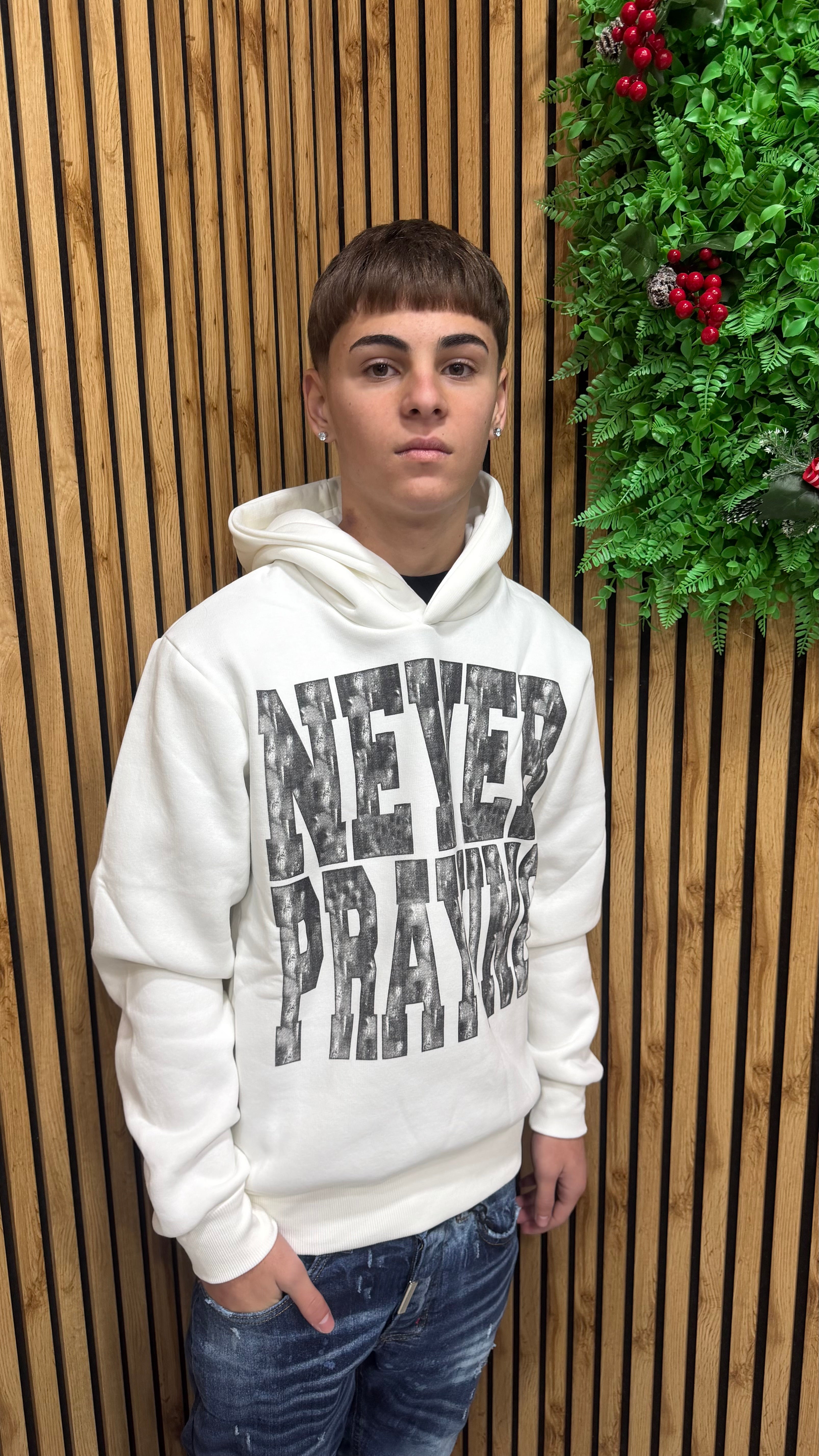 Felpa Con Cappuccio “Never Praying” 2 colori