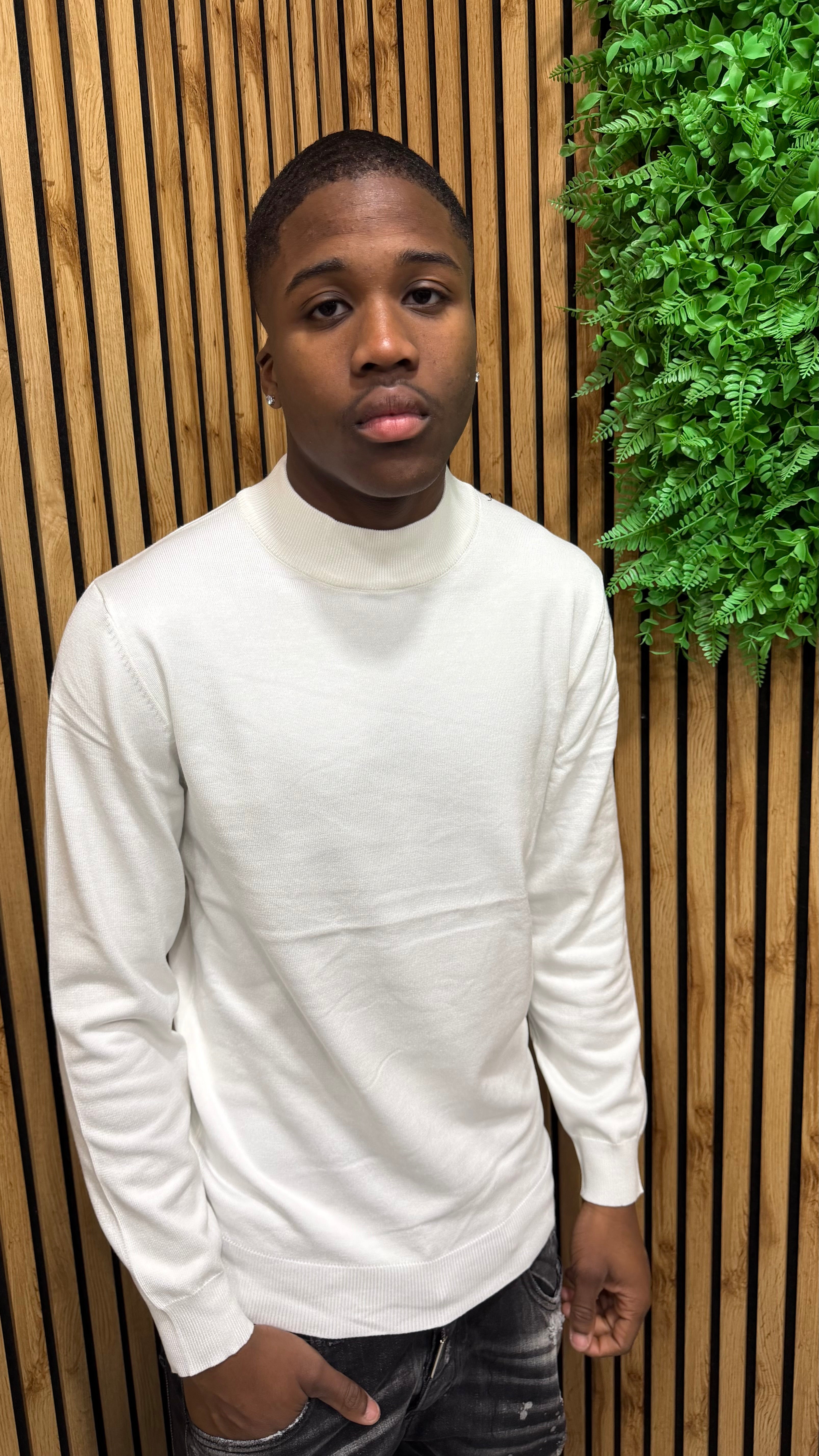 Maglioncino In Filo Mezzo Collo