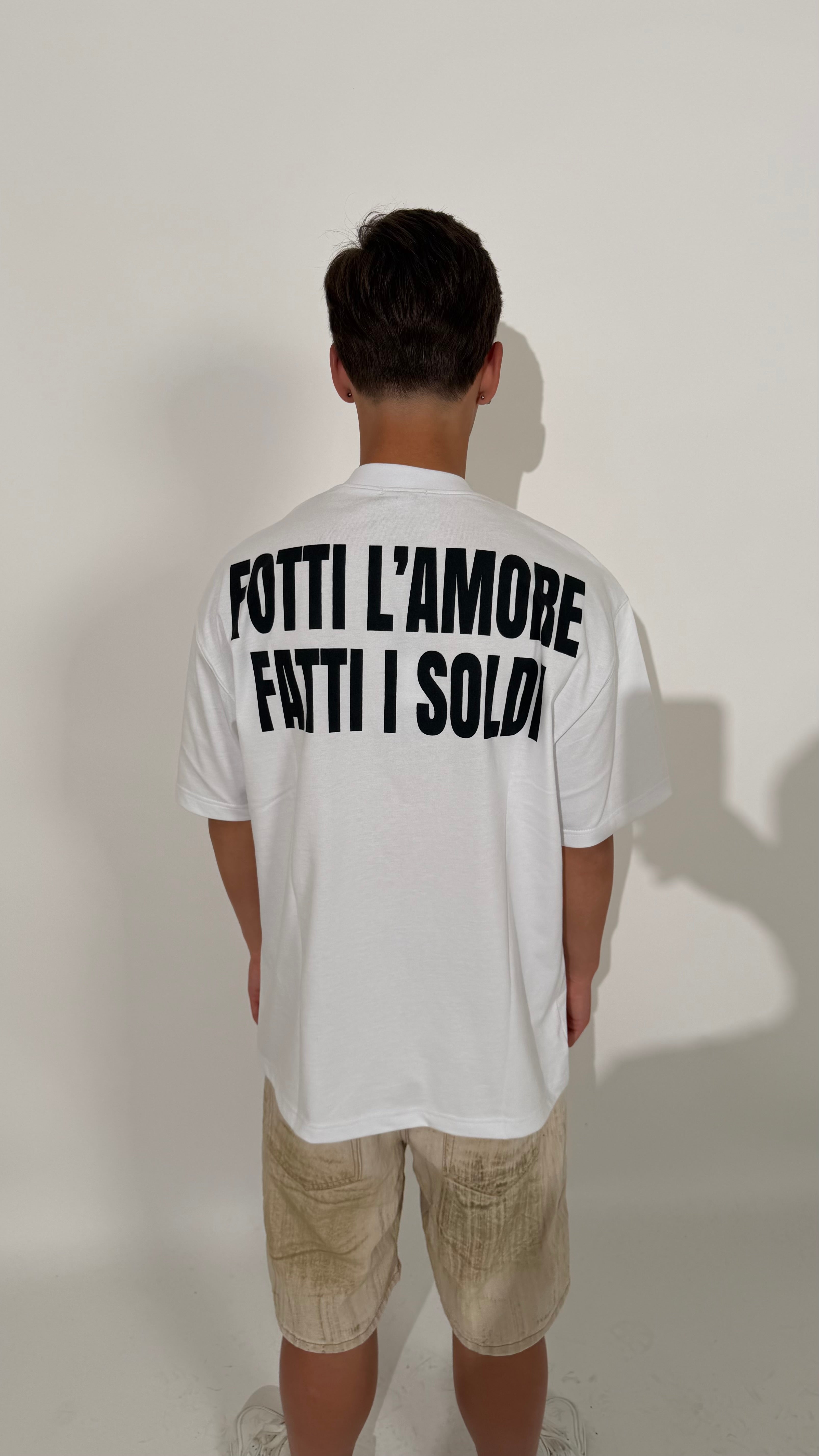 T-Shirt “Fotti L’Amore Fatti Soldi” 2 Colori